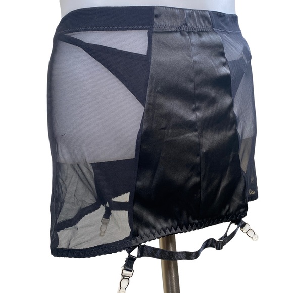 The Caught Up Set - Black - Picture 6 of 12